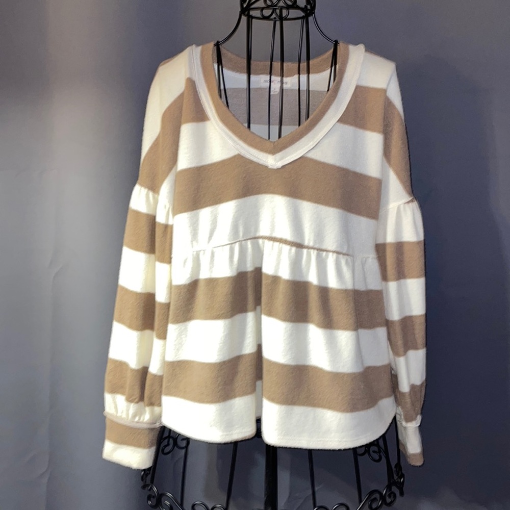 NWOT. Moa Moa. Women’s long sleeve Sweater Blouse. Size small. - Picture 1 of 5